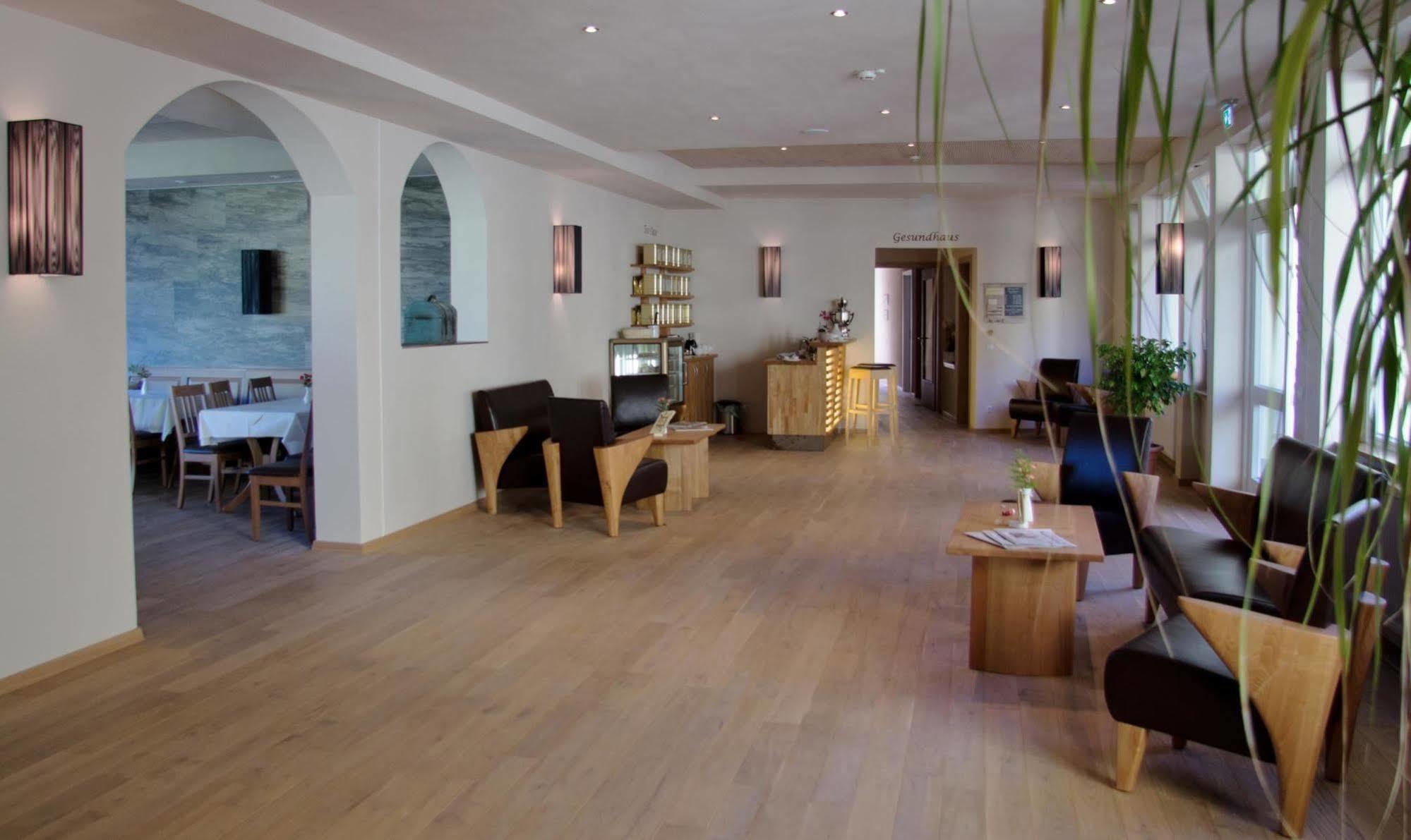 "Gutshof Lilienfein" - Medical Resort & Herbal Spa Im Suedschwarzwald Віден Екстер'єр фото